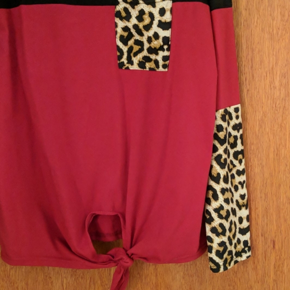 Cheetah print long sleeve - Picture 2 of 4